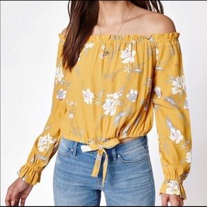 Kendall & Kylie off shoulder top